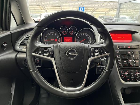 Opel Astra J Рестайлинг с пробегом 2012 года, цена 675 000 рублей, 153246 км, универсал, Автокод Объявления