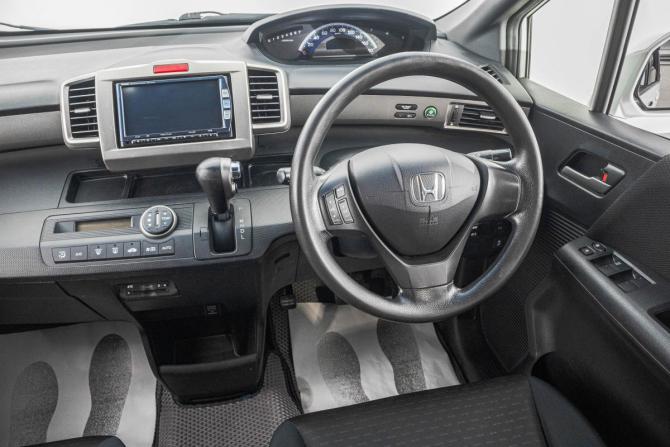 Honda Freed I Рестайлинг с пробегом 2012 года, цена 999 000 рублей, 162000 км, компактвэн, Автокод Объявления