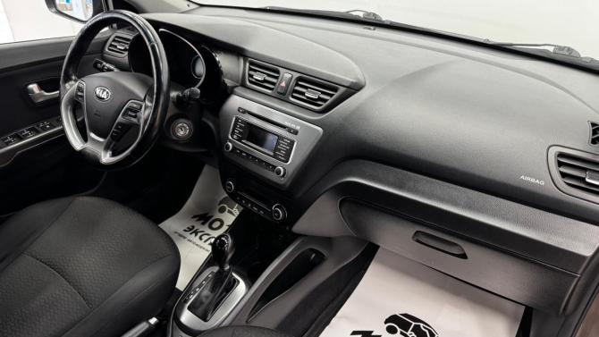 Kia Rio III Рестайлинг с пробегом 2016 года, цена 980 000 рублей, 198354 км, седан, Автокод Объявления