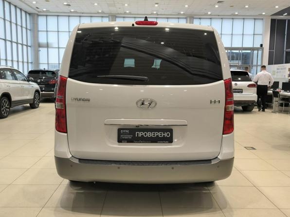 Hyundai H-1 II Рестайлинг 2 с пробегом 2021 года, цена 3 430 000 рублей, 71376 км, минивэн, Автокод Объявления
