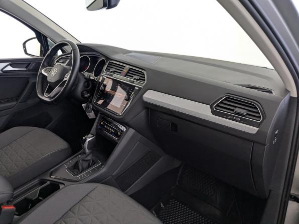Volkswagen Tiguan II Рестайлинг с пробегом 2021 года, цена 2 800 000 рублей, 49413 км, внедорожник, Автокод Объявления