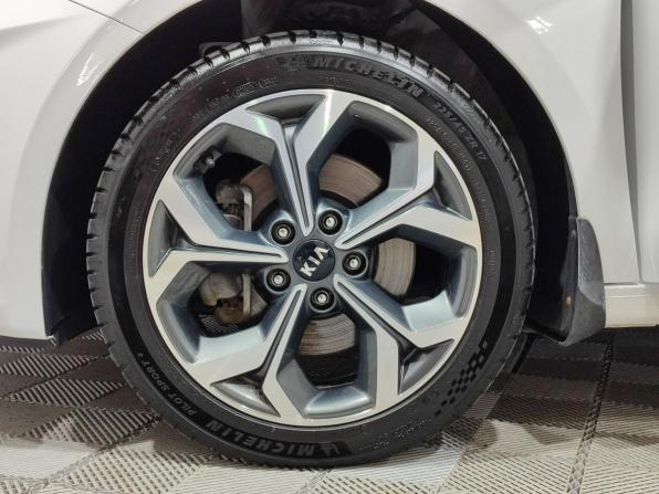 Kia Ceed III с пробегом 2021 года, цена 1 850 000 рублей, 69000 км, универсал, Автокод Объявления