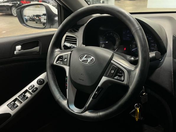 Hyundai Solaris I Рестайлинг с пробегом 2016 года, цена 870 000 рублей, 201396 км, седан, Автокод Объявления