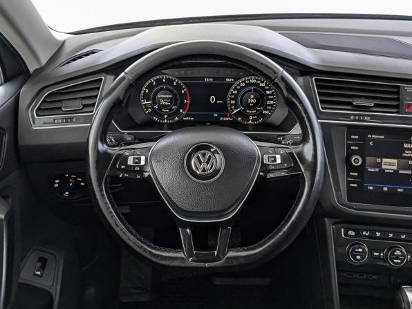 Volkswagen Tiguan II с пробегом 2018 года, цена 1 970 000 рублей, 215287 км, внедорожник, Автокод Объявления