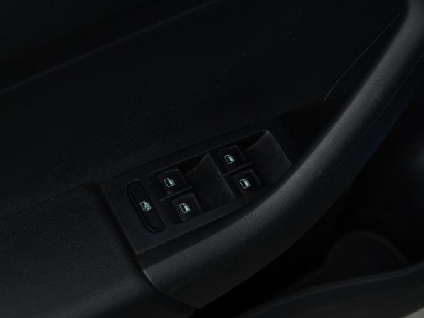Skoda Rapid I с пробегом 2014 года, цена 1 262 444 рубля, 48982 км, лифтбек, Автокод Объявления