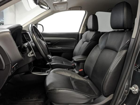 Mitsubishi Outlander III Рестайлинг 3 с пробегом 2019 года, цена 2 250 000 рублей, 151000 км, внедорожник, Автокод Объявления