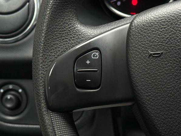 Renault Sandero II с пробегом 2018 года, цена 1 199 000 рублей, 71300 км, хэтчбек, Автокод Объявления