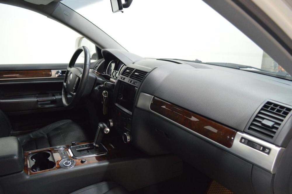 Volkswagen Touareg I Рестайлинг Сургут  - изображение 17