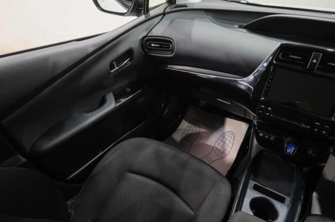 Toyota Prius IV Рестайлинг (XW50) с пробегом 2019 года, цена 1 869 000 рублей, 141000 км, лифтбек, Автокод Объявления