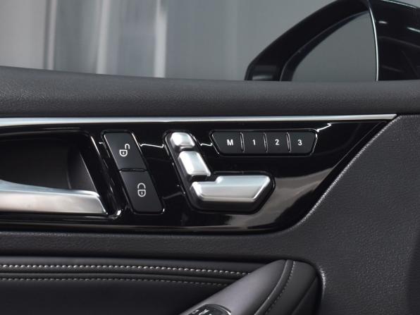 Infiniti Q30 с пробегом 2019 года, цена 2 974 995 рублей, 41696 км, хэтчбек, Автокод Объявления