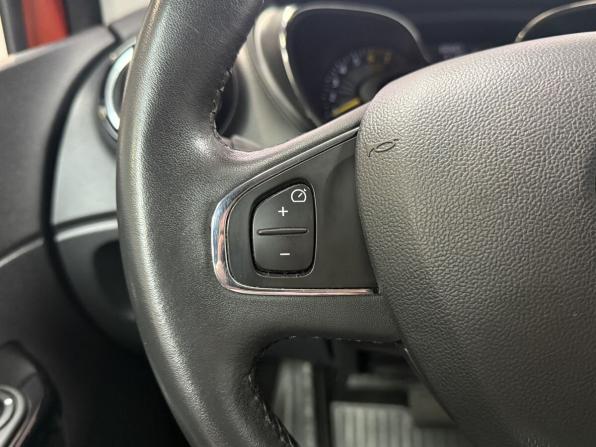 Renault Kaptur I с пробегом 2016 года, цена 1 650 000 рублей, 66000 км, внедорожник, Автокод Объявления