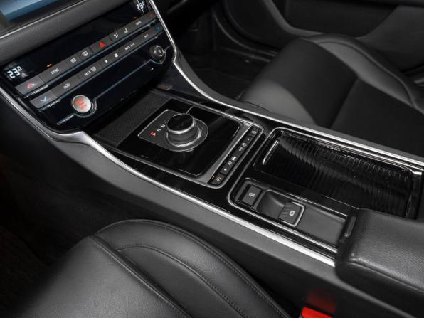 Jaguar XF II с пробегом 2016 года, цена 1 910 000 рублей, 107441 км, седан, Автокод Объявления