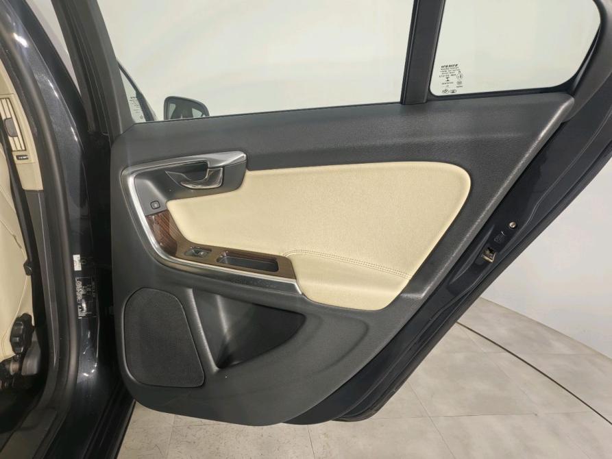 Volvo S60 II Рестайлинг Санкт-Петербург  - изображение 25