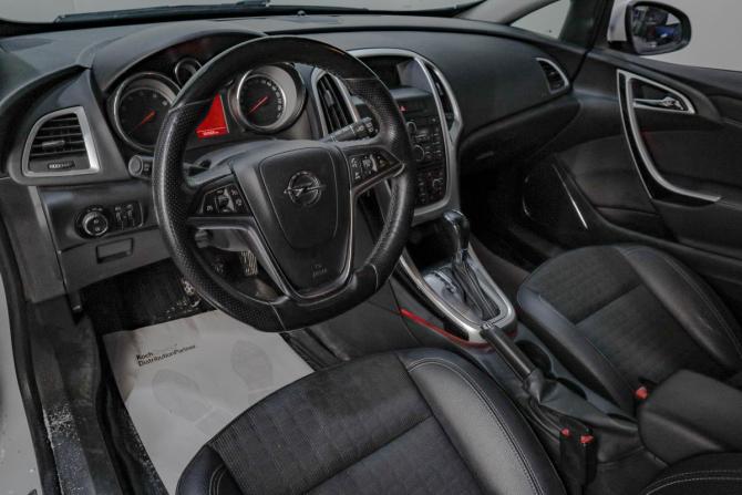 Opel Astra J Рестайлинг с пробегом 2013 года, цена 899 000 рублей, 164564 км, хэтчбек, Автокод Объявления