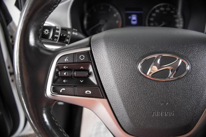 Hyundai Solaris II с пробегом 2019 года, цена 1 719 000 рублей, 78120 км, седан, Автокод Объявления