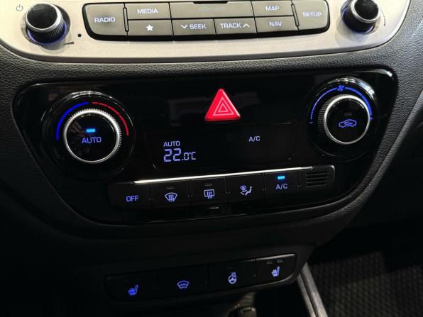 Hyundai Solaris II с пробегом 2017 года, цена 1 345 000 рублей, 163250 км, седан, Автокод Объявления