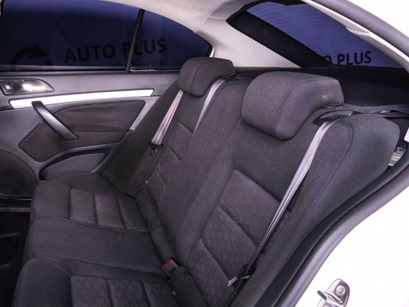 Skoda Octavia II (A5) Рестайлинг с пробегом 2011 года, цена 800 000 рублей, 255000 км, лифтбек, Автокод Объявления