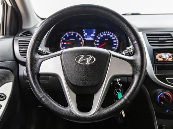 Hyundai Solaris I с пробегом 2013 года, цена 587 000 рублей, 279954 км, седан, Автокод Объявления
