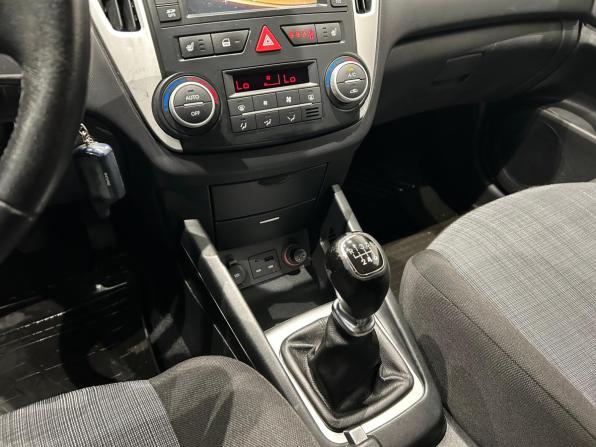 Kia Ceed I Рестайлинг с пробегом 2012 года, цена 699 000 рублей, 176914 км, универсал, Автокод Объявления