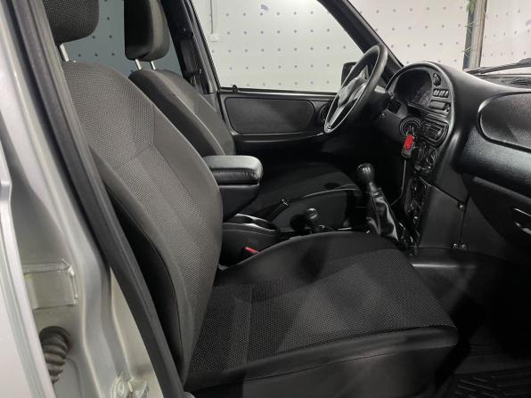Chevrolet Niva I Рестайлинг с пробегом 2017 года, цена 720 000 рублей, 109129 км, внедорожник, Автокод Объявления