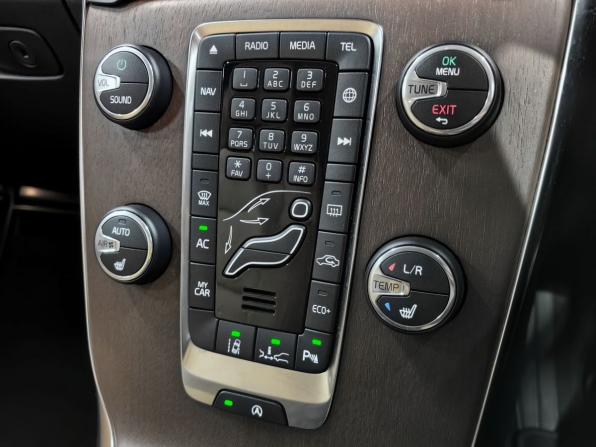 Volvo V40 II Рестайлинг с пробегом 2019 года, цена 1 600 000 рублей, 15000 км, хэтчбек, Автокод Объявления