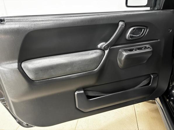 Suzuki Jimny III Рестайлинг 2 с пробегом 2013 года, цена 1 190 000 рублей, 206418 км, внедорожник, Автокод Объявления