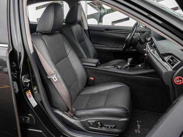 Lexus ES VI Рестайлинг с пробегом 2016 года, цена 3 290 000 рублей, 95735 км, седан, Автокод Объявления