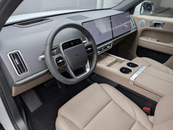 Li Auto (Lixiang) L6 с пробегом 2025 года, цена 6 390 000 рублей, 20 км, внедорожник, Автокод Объявления