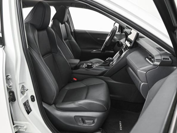 Toyota Venza II с пробегом 2023 года, цена 4 730 000 рублей, 34212 км, внедорожник, Автокод Объявления