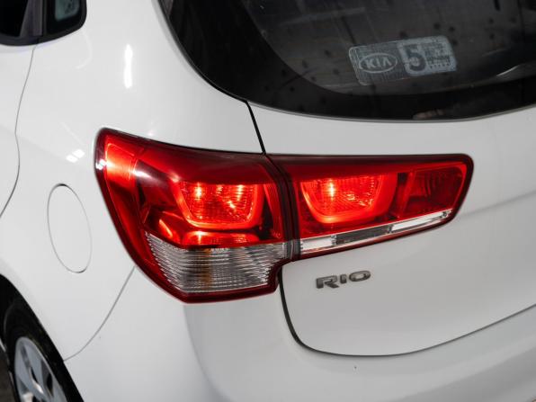 Kia Rio III Рестайлинг с пробегом 2015 года, цена 825 000 рублей, 151325 км, хэтчбек, Автокод Объявления