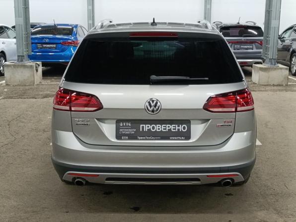 Volkswagen Golf VII с пробегом 2017 года, цена 1 560 000 рублей, 83464 км, универсал, Автокод Объявления
