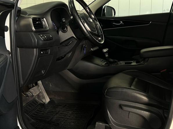 Kia Sorento III Prime Рестайлинг с пробегом 2019 года, цена 2 297 000 рублей, 175000 км, внедорожник, Автокод Объявления
