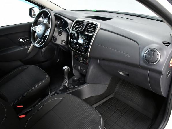Renault Logan II Рестайлинг с пробегом 2020 года, цена 927 000 рублей, 108912 км, седан, Автокод Объявления