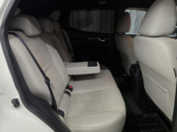 Nissan Qashqai II с пробегом 2015 года, цена 1 700 000 рублей, 93000 км, внедорожник, Автокод Объявления