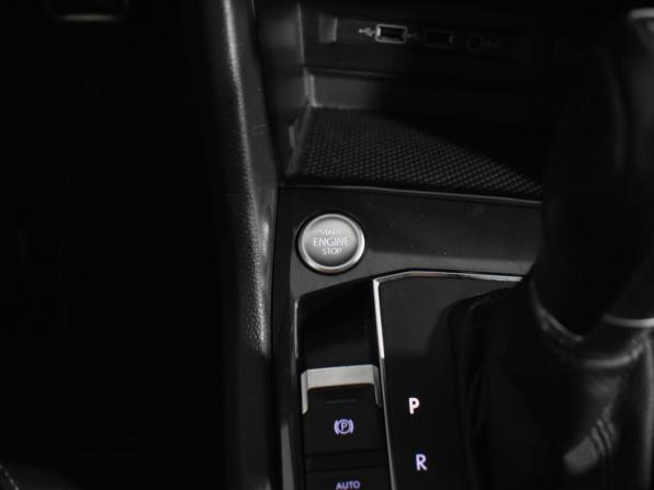 Volkswagen Tiguan II с пробегом 2018 года, цена 2 146 000 рублей, 141919 км, внедорожник, Автокод Объявления