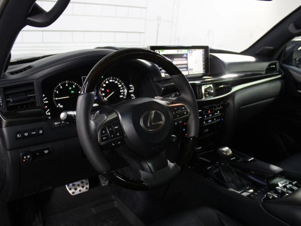 Lexus LX III Рестайлинг 2 с пробегом 2016 года, цена 5 850 000 рублей, 187682 км, внедорожник, Автокод Объявления