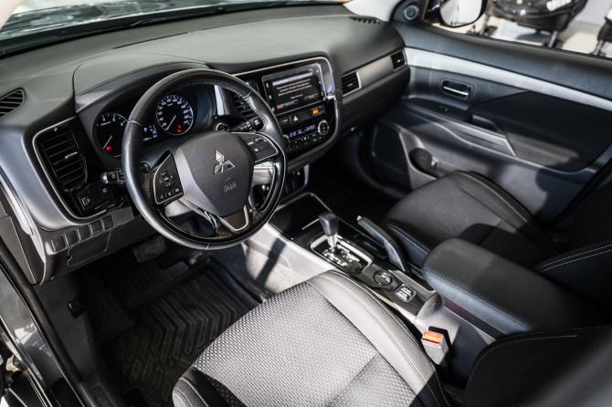 Mitsubishi Outlander III Рестайлинг 2 с пробегом 2018 года, цена 1 980 000 рублей, 91213 км, внедорожник, Автокод Объявления