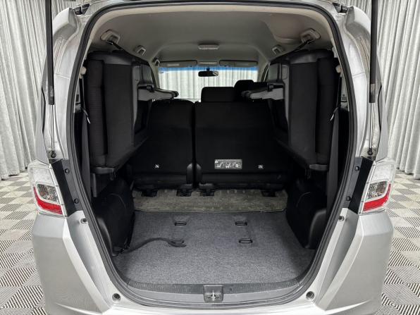 Honda Freed I Рестайлинг с пробегом 2013 года, цена 1 200 000 рублей, 114787 км, компактвэн, Автокод Объявления