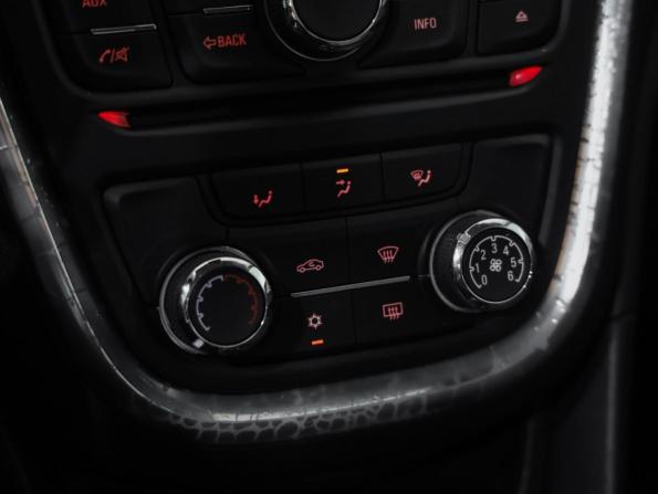 Opel Mokka I с пробегом 2014 года, цена 869 000 рублей, 217000 км, внедорожник, Автокод Объявления