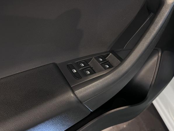 Volkswagen Polo VI с пробегом 2021 года, цена 1 698 000 рублей, 63427 км, лифтбек, Автокод Объявления