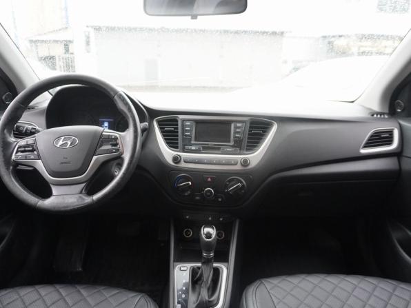 Hyundai Solaris II с пробегом 2017 года, цена 1 031 000 рублей, 252891 км, седан, Автокод Объявления