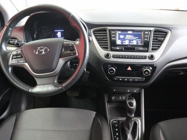 Hyundai Solaris II с пробегом 2018 года, цена 1 290 000 рублей, 94103 км, седан, Автокод Объявления