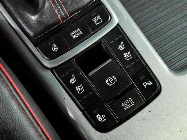 Kia Optima IV Рестайлинг с пробегом 2018 года, цена 1 750 000 рублей, 183761 км, седан, Автокод Объявления