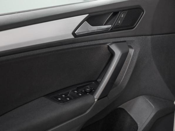 Volkswagen Tiguan II Рестайлинг с пробегом 2020 года, цена 2 399 000 рублей, 124623 км, внедорожник, Автокод Объявления