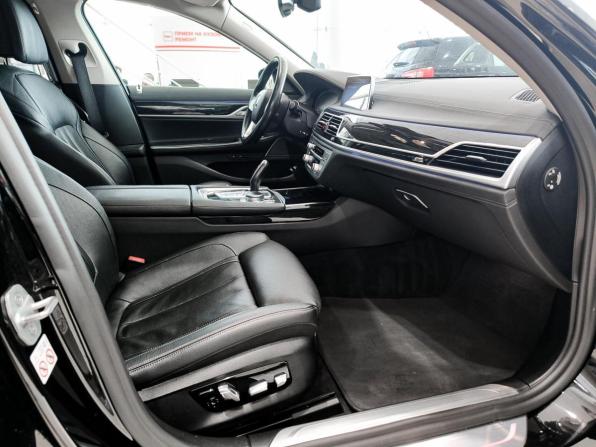 BMW 7 серии VI (G11/G12) Рестайлинг с пробегом 2019 года, цена 4 400 000 рублей, 291895 км, седан, Автокод Объявления