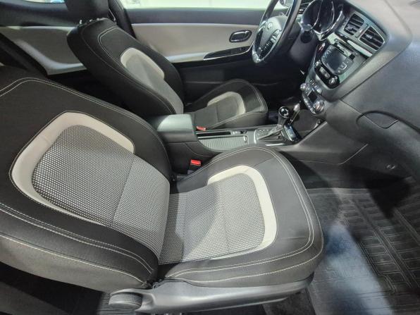 Kia Ceed II с пробегом 2013 года, цена 1 035 000 рублей, 215000 км, хэтчбек, Автокод Объявления