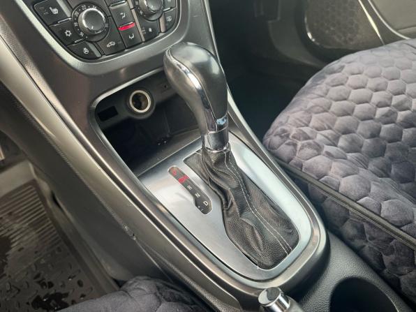Opel Astra J с пробегом 2012 года, цена 730 000 рублей, 196465 км, хэтчбек, Автокод Объявления