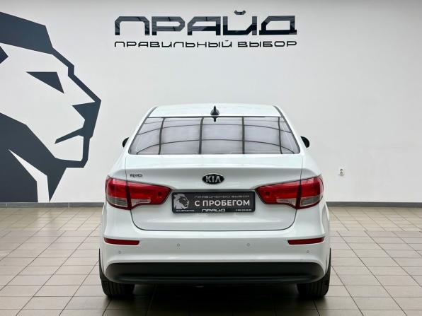 Kia Rio III Рестайлинг с пробегом 2017 года, цена 1 229 000 рублей, 60433 км, седан, Автокод Объявления