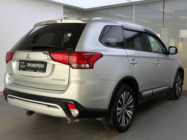 Mitsubishi Outlander III Рестайлинг 3 с пробегом 2018 года, цена 2 499 000 рублей, 66953 км, внедорожник, Автокод Объявления