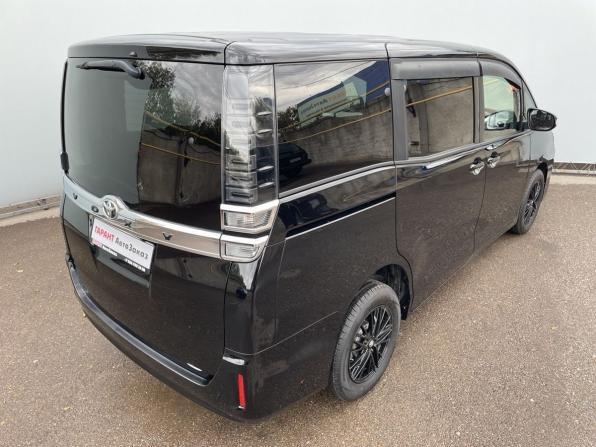 Toyota Voxy III (R80) Рестайлинг с пробегом 2018 года, цена 2 525 000 рублей, 88990 км, минивэн, Автокод Объявления
